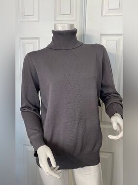 Women’s Charcoal Turtleneck Sweater with Subtle Center Stitching